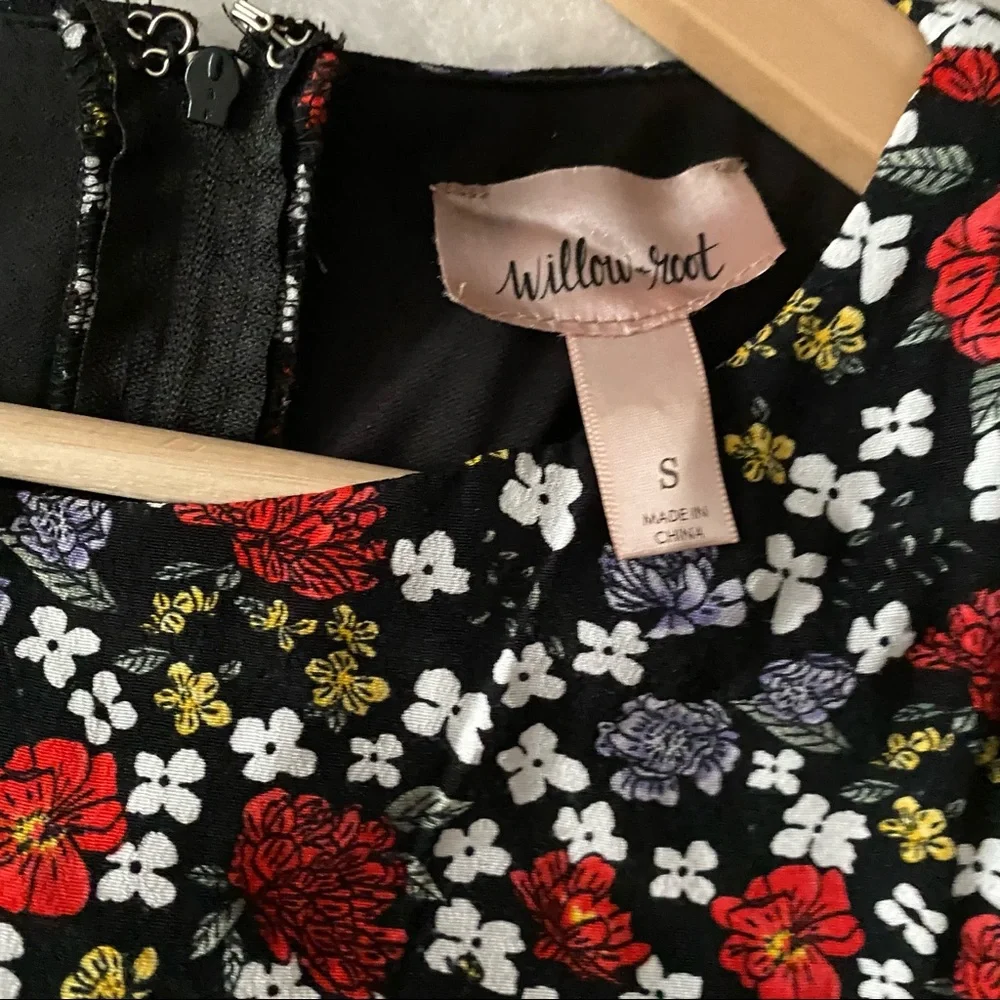 Floral Print Stomach Cut Out Short Sleeve Dress - Picture 5 of 14